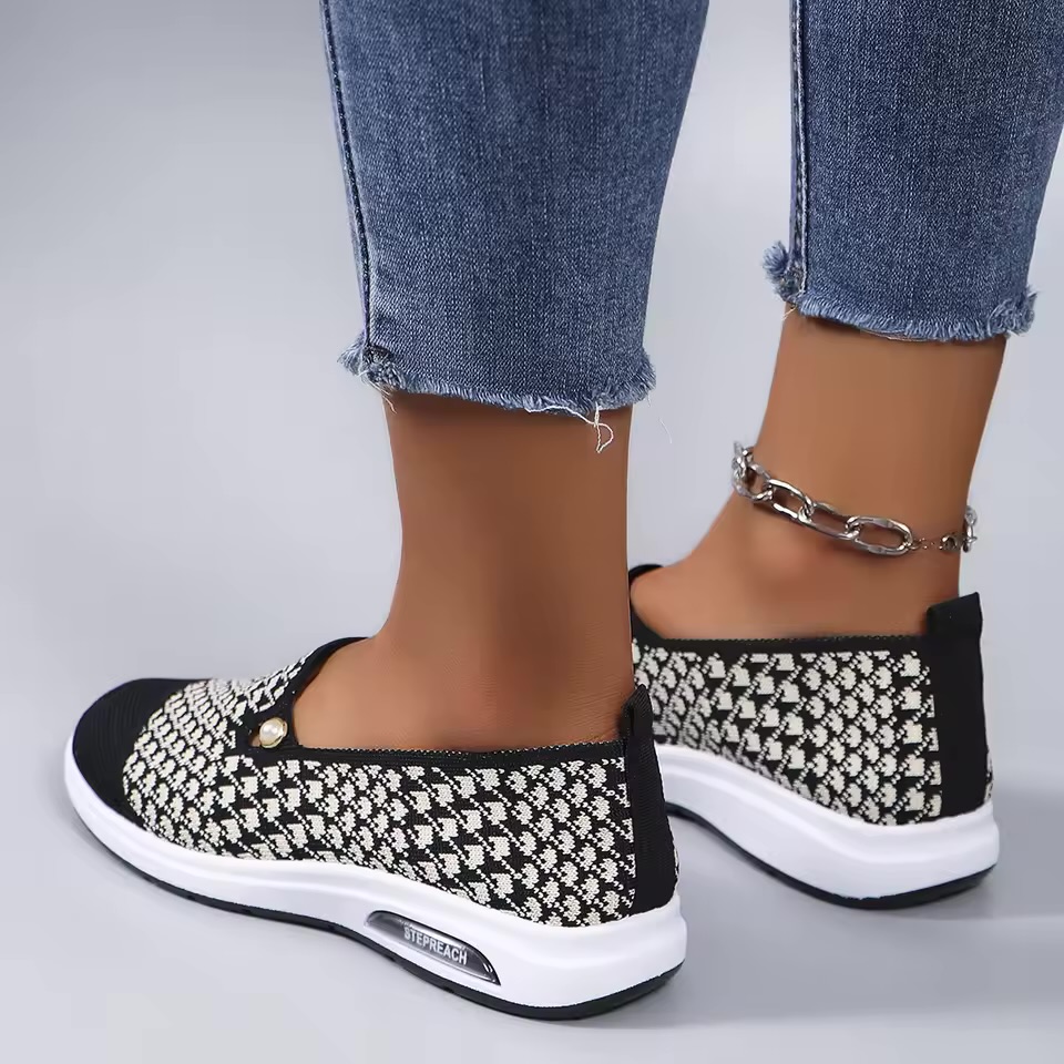 Women's Casual Low-Top Textured Court Sneakers