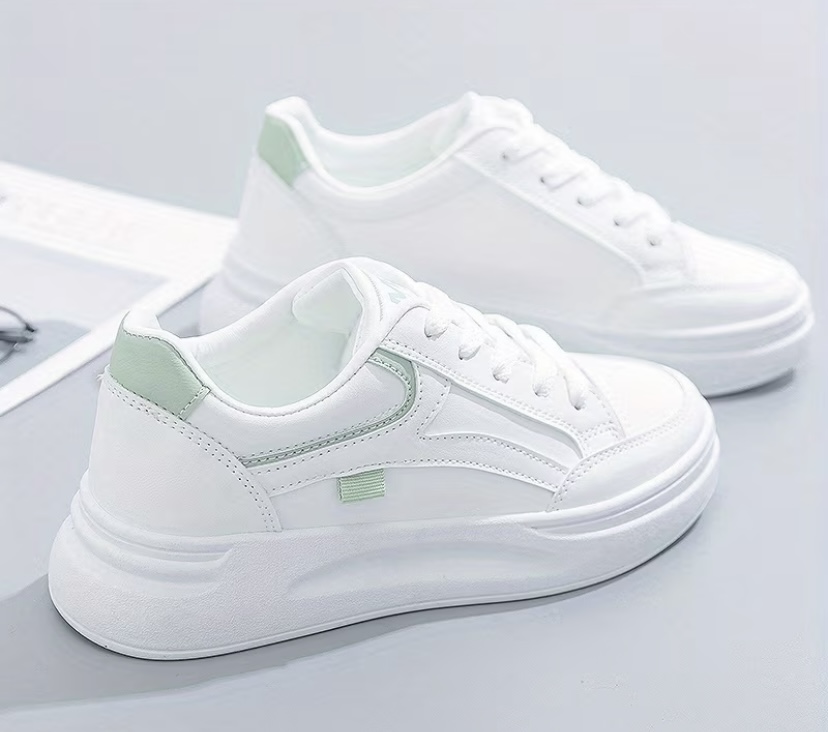 Women's Chunky Platform Casual Sneakers / Low-Top Fashion Trainers
