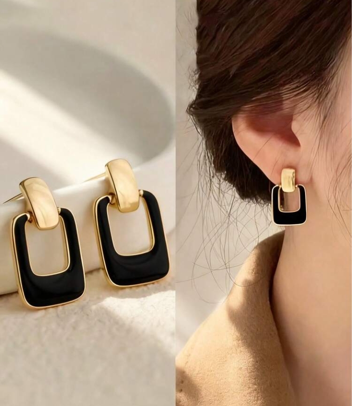 Women's Modern Geometric 3D Square Stud Earrings, Bold Layered Gold-Toned Hollow Cube Statement Earrings, Contemporary Fashion Jewelry