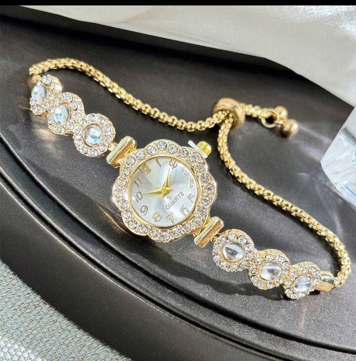 Women's Elegant Rhinestone Flower-Shaped Quartz Bracelet Watch, Gold-Tone Adjustable Jewelry Wristwatch