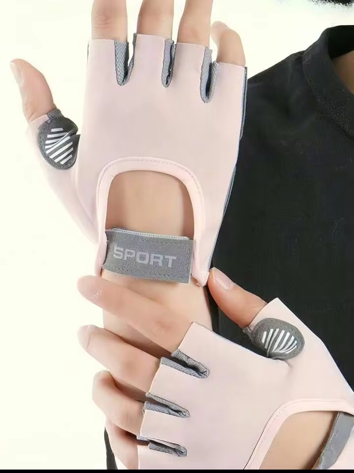 Unisex Half-Finger Fitness Gloves, Breathable Anti-Slip Weightlifting & Yoga Gym Gloves 3
