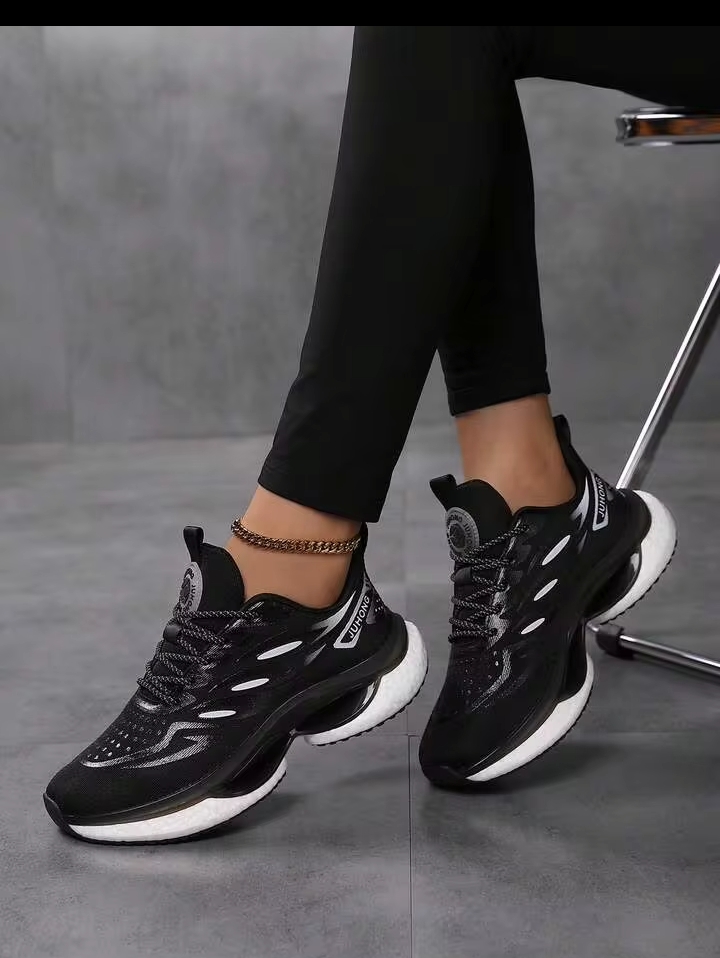 Women's Lightweight White Sports Shoes, Comfortable Walking Sneakers