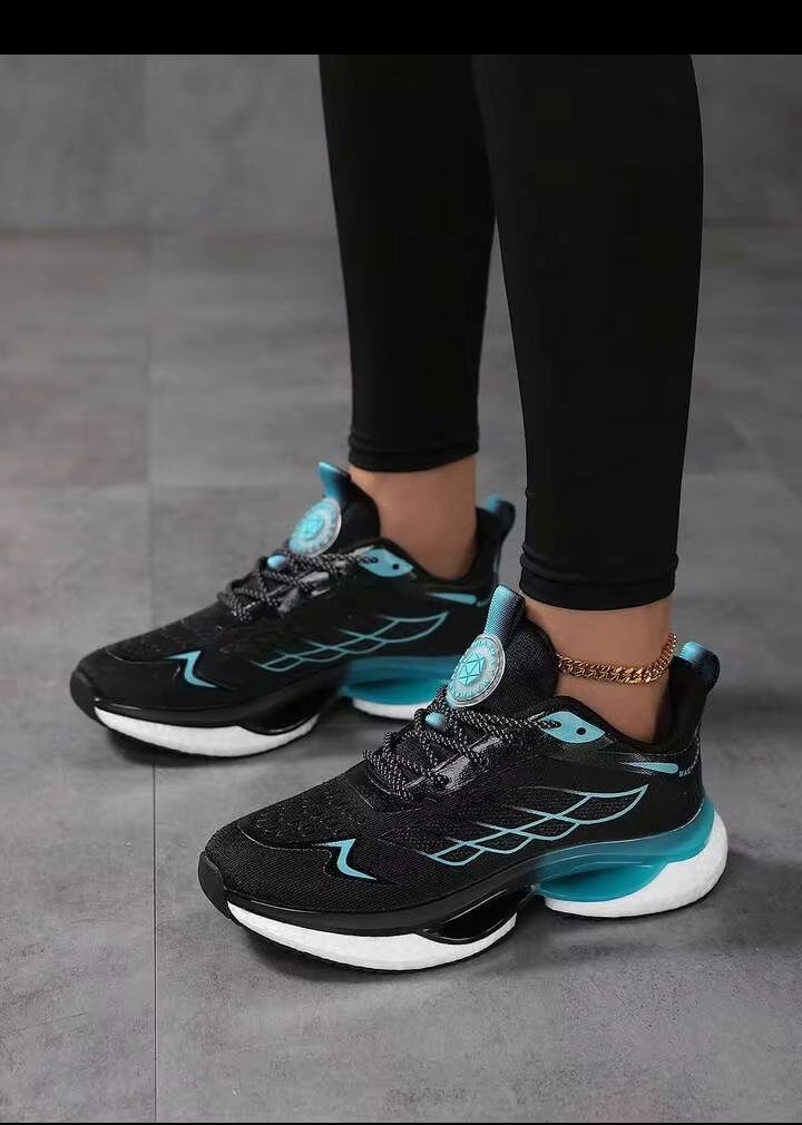 Women's Lightweight White Sports Shoes, Comfortable Walking Sneakers