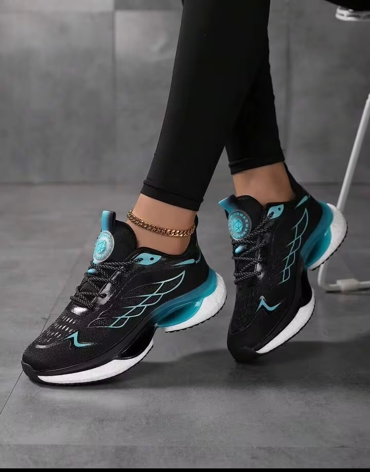 Women's Lightweight White Sports Shoes, Comfortable Walking Sneakers 2