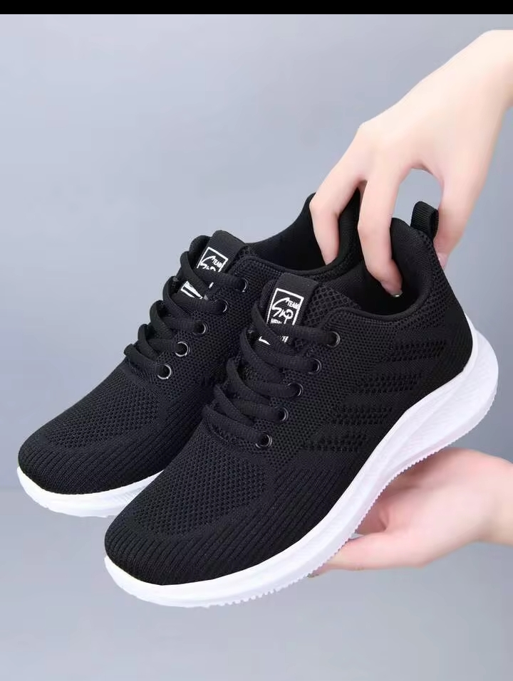 Women's Everyday Running Sneakers, Lightweight Mesh Casual Shoes 2