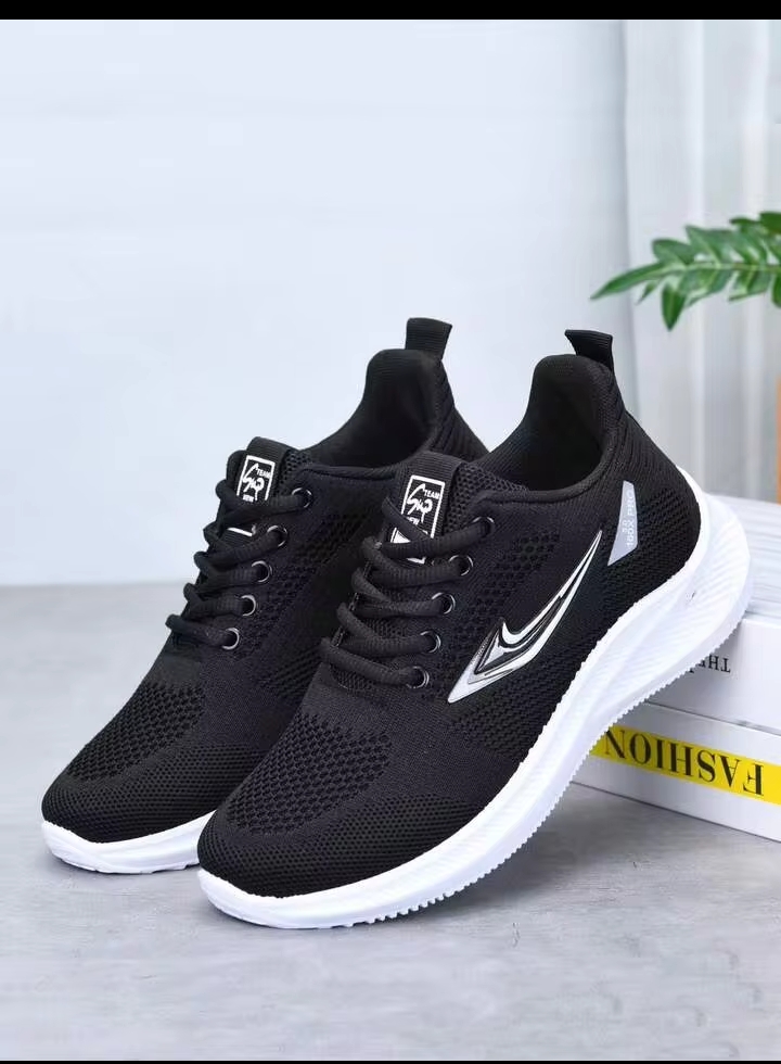 Women's Everyday Running Sneakers, Lightweight Mesh Casual Shoes