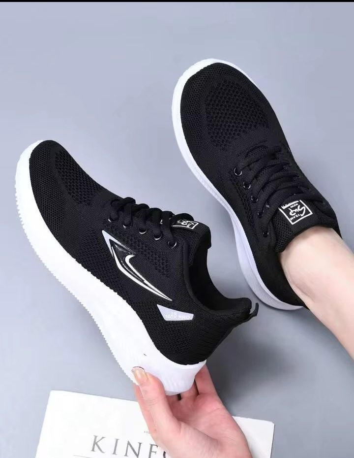 Women's Everyday Running Sneakers, Lightweight Mesh Casual Shoes 3