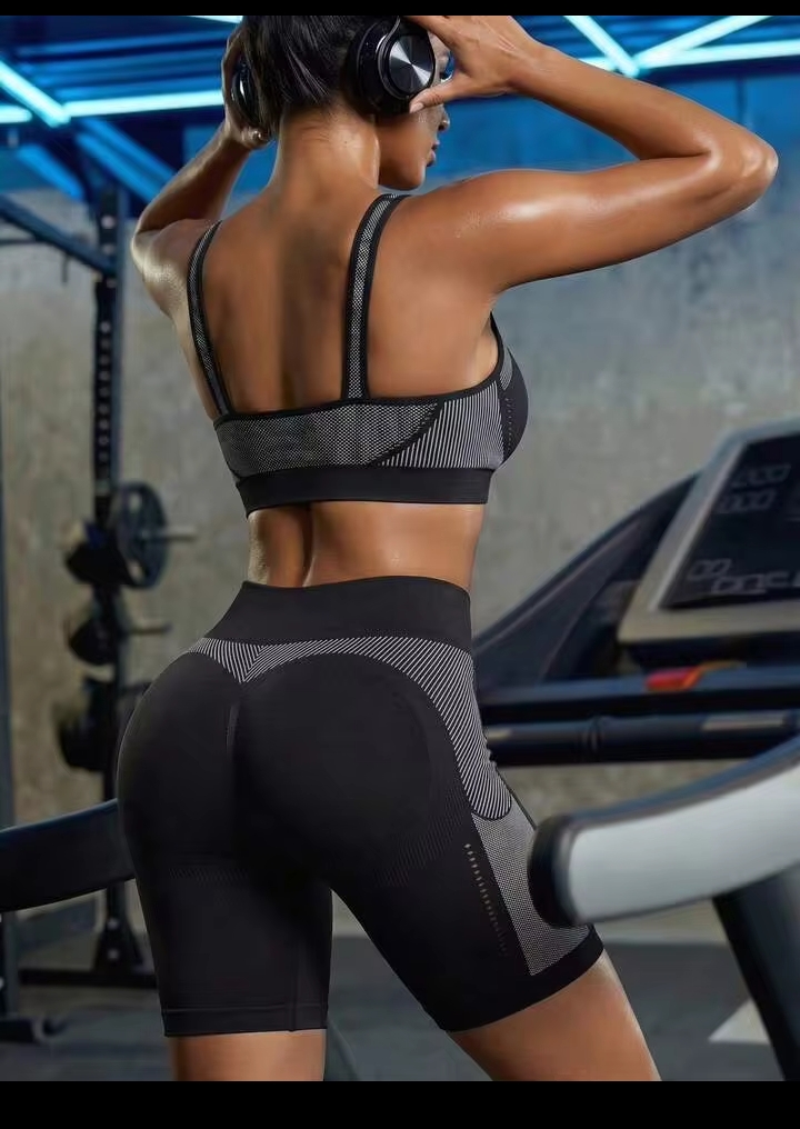 Women's Seamless Two-Tone Workout Shorts, Squat-Proof Compression Shorts for Activewear 2