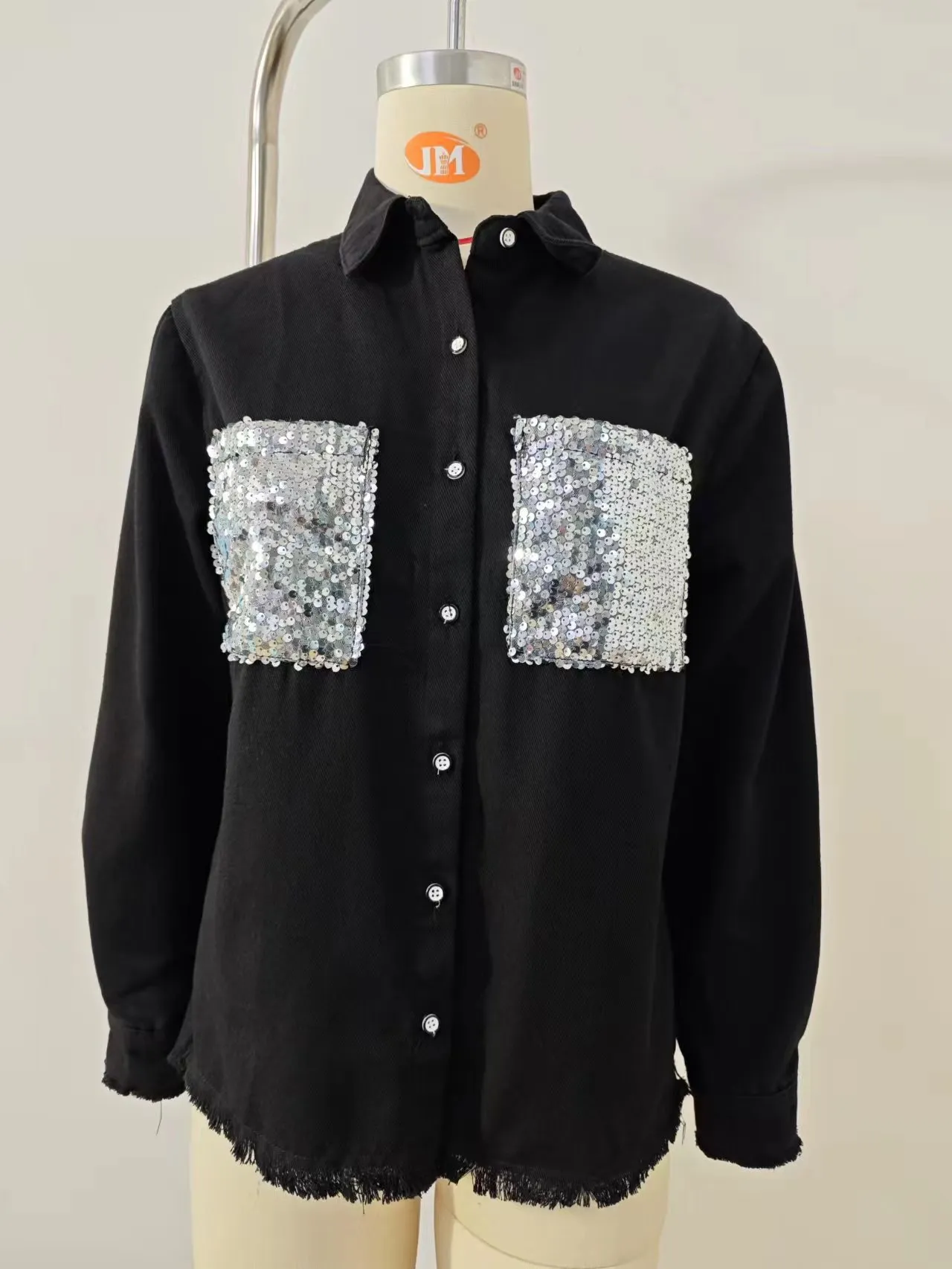 Women's Sequin Pocket Denim Shirt Jacket Long Sleeve Button Up Frayed Hem Casual Shacket Medium Blue