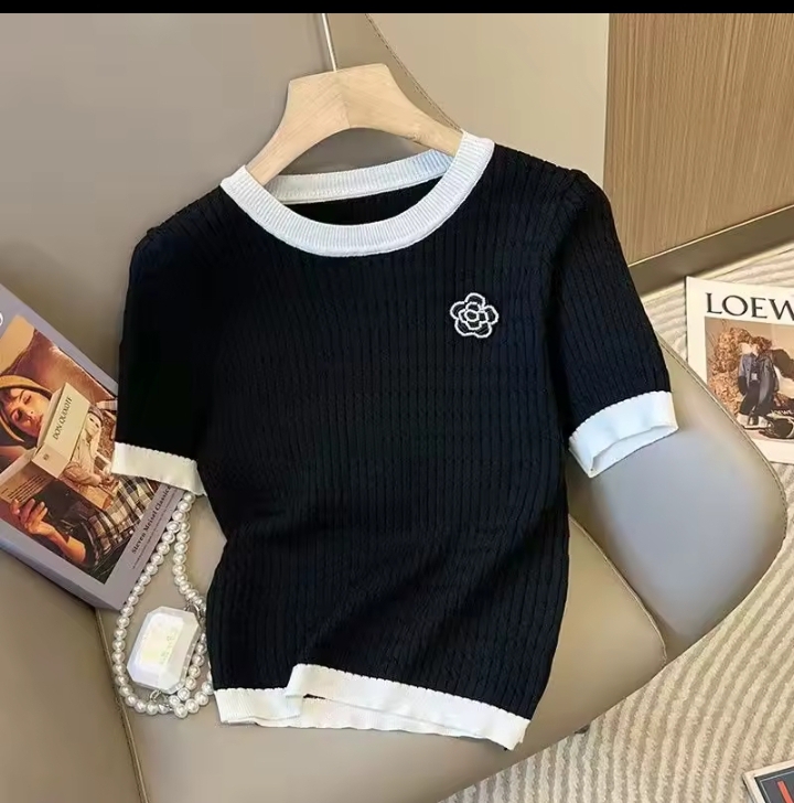 Elegant Contrast-Trim Knit Tee with Floral Embellishment
