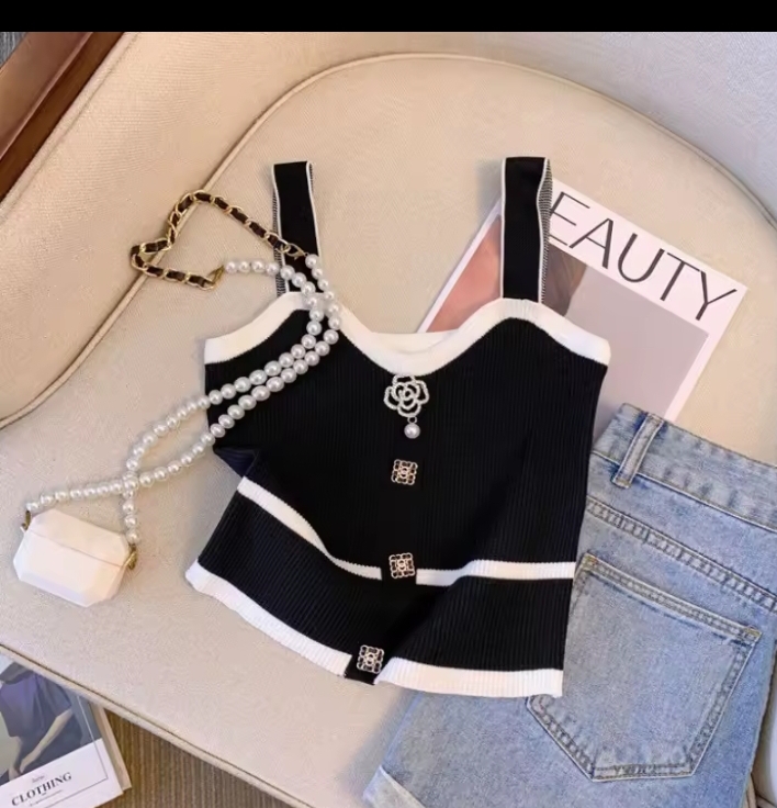Elegant Camellia-Embellished Knit Tank Top 2