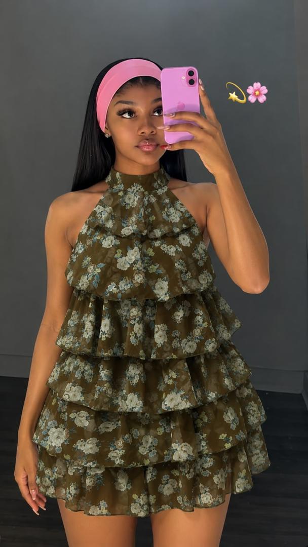 Sexy Floral Print Tiered Halter Mini Dress – Lightweight Chiffon Ruffle Dress for Summer and Vacation Description: Embrace a chic, feminine aesthetic with this stunning tiered mini dress shown in 2