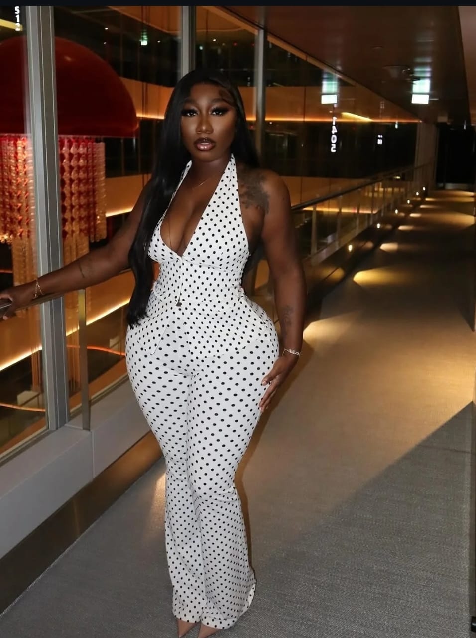 Chic Polka-Dot Halter Vest and Flare Pants Two-Piece Set – Elegant Vintage-Inspired Matching Outfit
