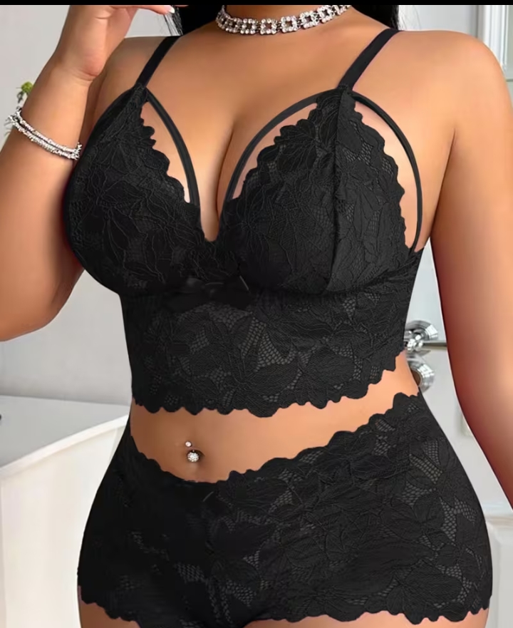 Women's Floral Lace Bralette and Matching Panty Set – Classic Black