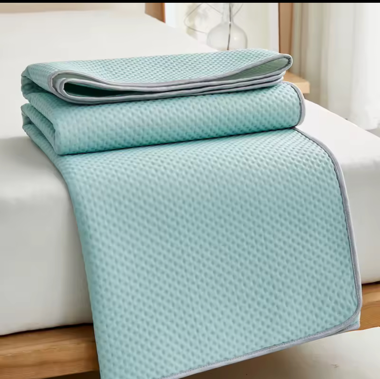 Premium Summer Ice Silk Cooling Bed Mat – Ultra-Soft Breathable Air Conditioning Sleeping Pad for Hot Sleepers, Skin-Friendly Teal Doudou Quilted Mattress Cover 2