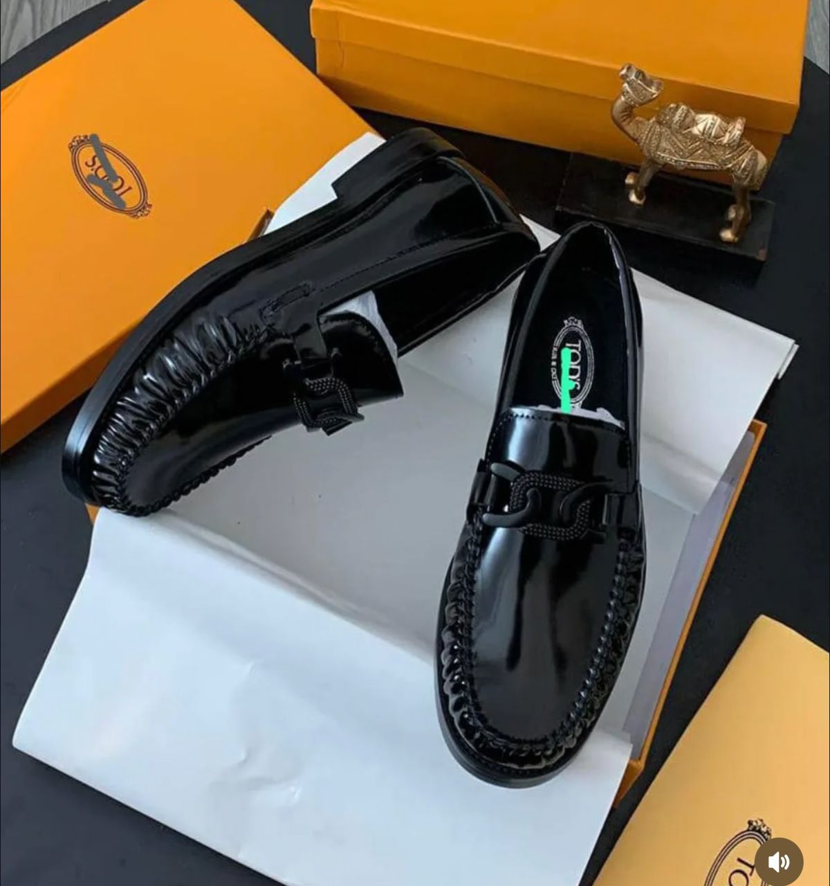 Men's Luxury Patent Leather Loafers – Premium Wine Red Glossy Slip-on Dress Shoes, Classic Metal Chain Accent Moccasins, Formal Business & Wedding Tuxedo Driving Flats