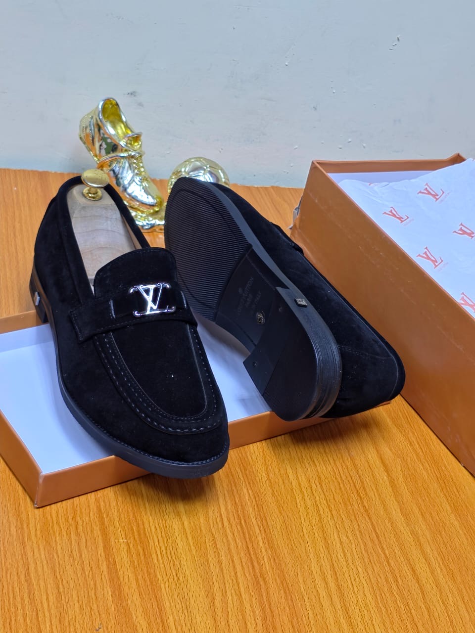 Louis Vuitton Major Loafer (Black Suede)