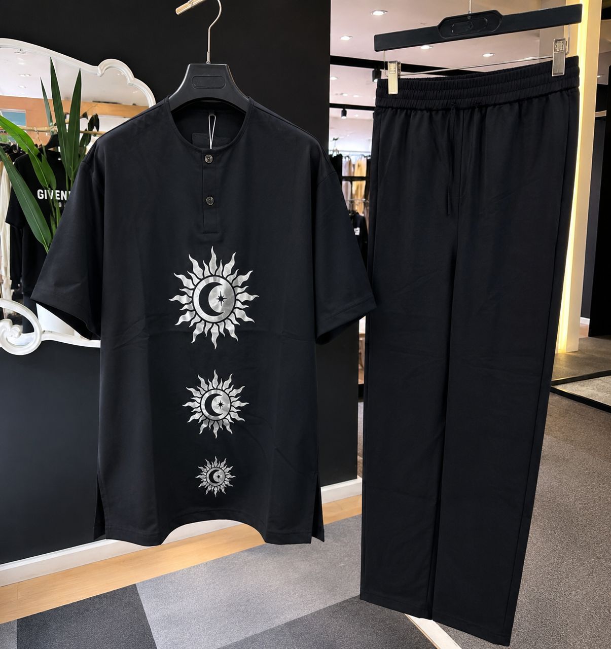 Celestial Graphic Two-Piece Set – Black