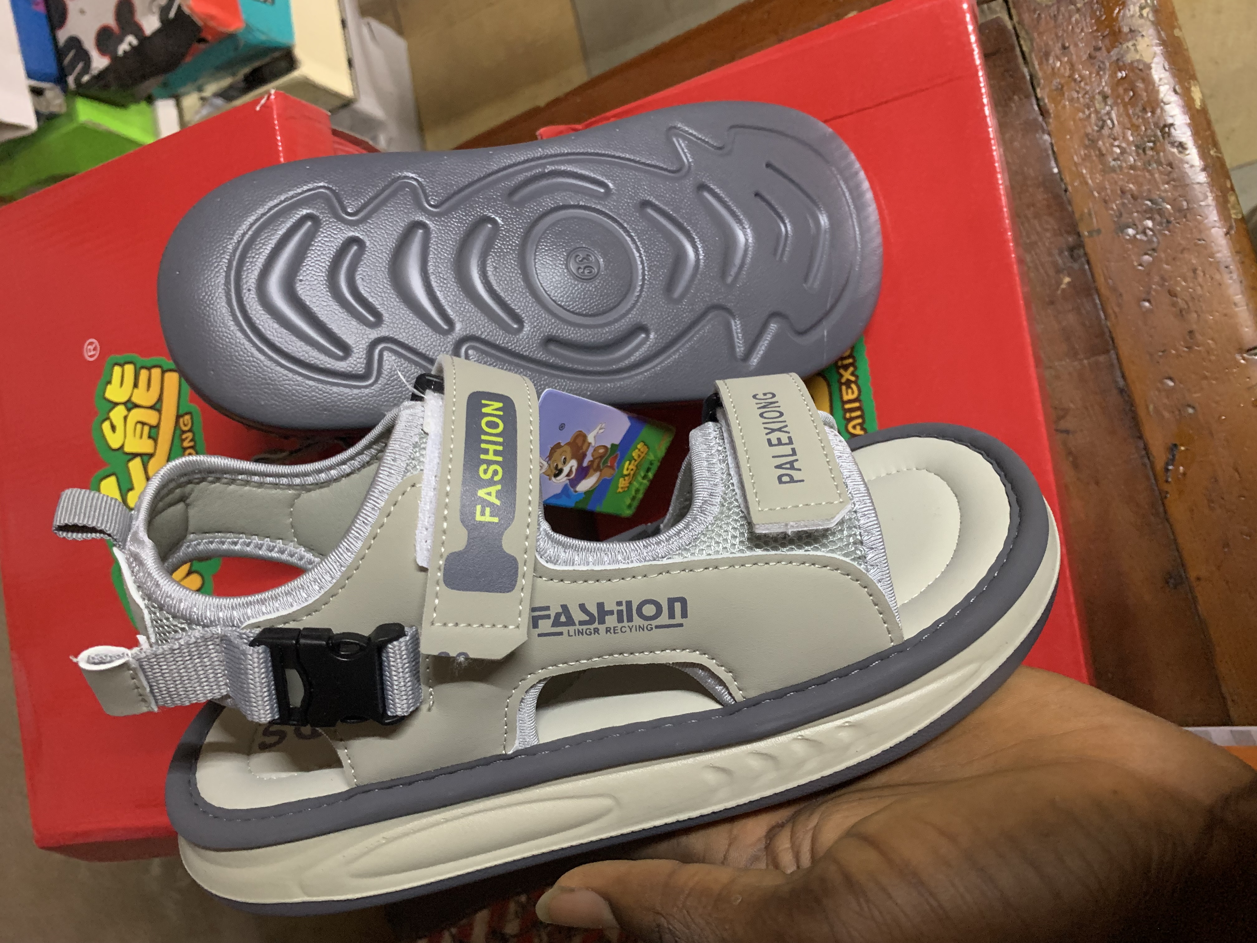 Quality sandals for children 2