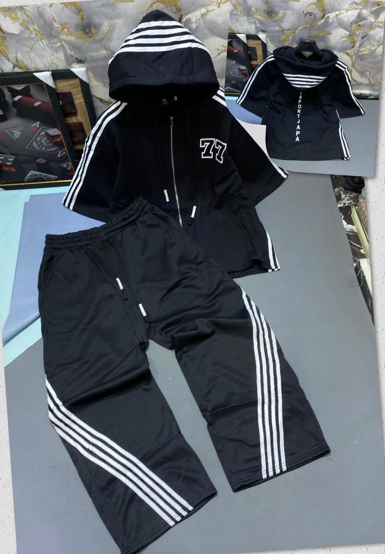 Short-Sleeve Hooded Tracksuits Black Short-Sleeve Zip Hooded Two pieces sets 