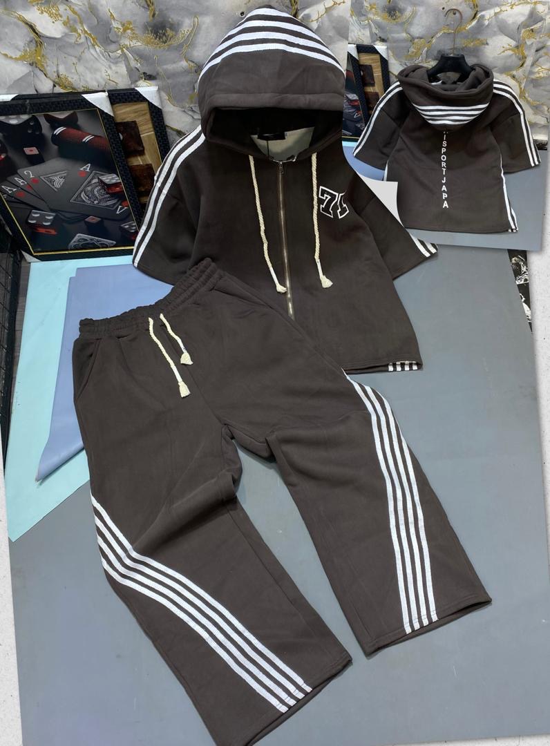 Short-Sleeve Hooded Tracksuits Dark Brown Short-Sleeve Zip Hooded Two pieces sets