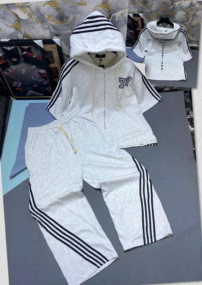 Short-Sleeve Hooded Tracksuits Light Gray Short-Sleeve Zip Hooded Two pieces sets 