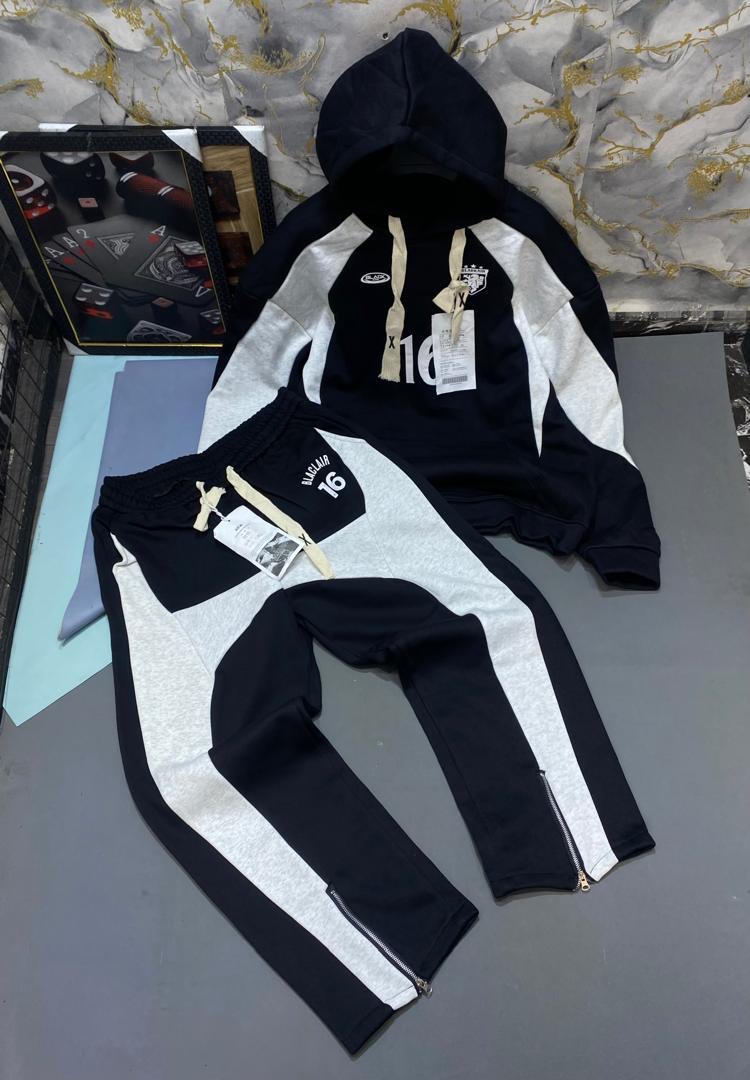 16" Graphic Block Tracksuits Black and White Color-Block Pullover Two piece sets 
