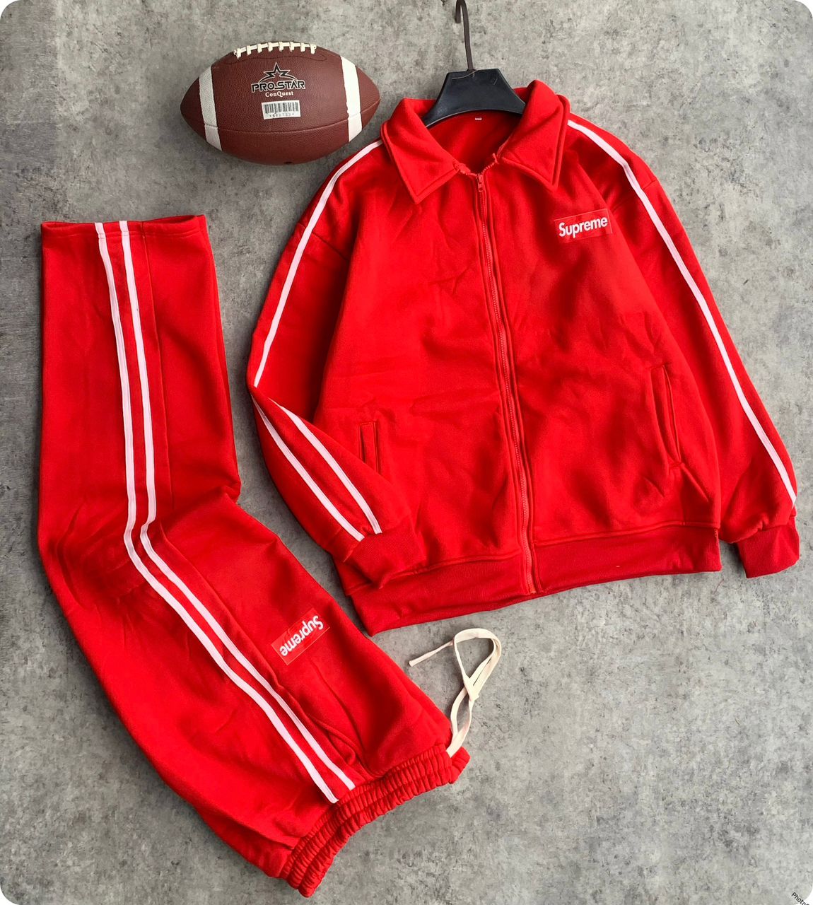 Supreme Box Logo Classic Fold-Down Collar Full-Zip Track Jacket and Relaxed-Fit Sweatpants Two-Piece Sportswear Set with Double High-Contrast White Racing Stripes – Pitch Black