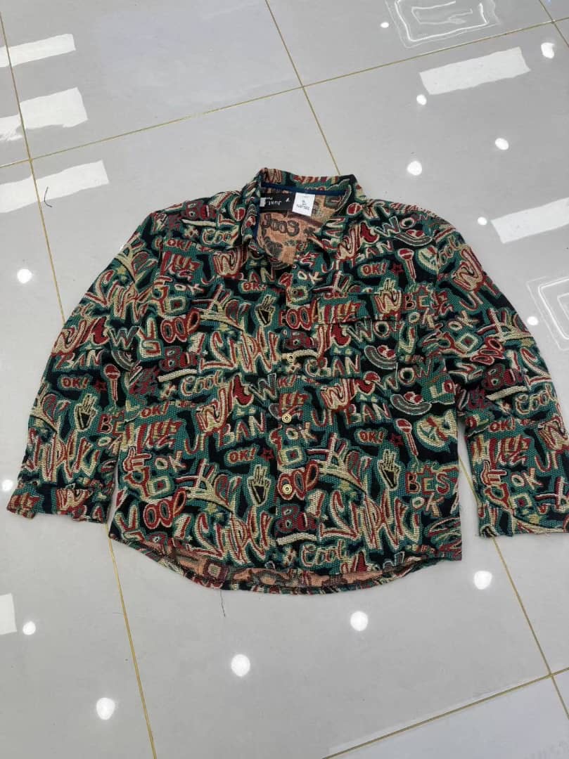Vintage-Style Heavyweight Tapestry Jacquard Graffiti Pop-Art Graphic Typography Print Long-Sleeve Button-Down Collared Streetwear Overshirt 3