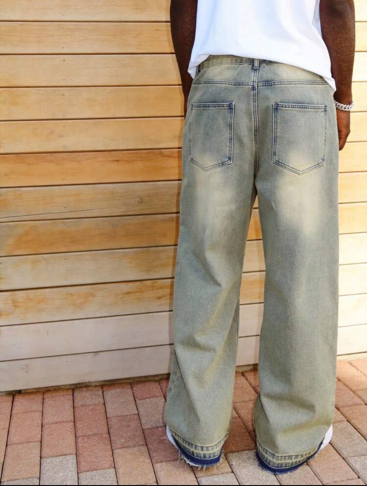 90s Vintage Aesthetic Sandy Yellow Tinted Acid-Wash Baggy Jeans Featuring an Over-Dyed Finish and an Raw Frayed Released-Hem Stitch Line 3