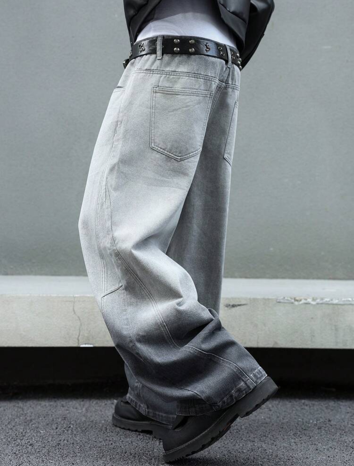 Avant-Garde Architectural Mineral Grey Wide-Leg Balloon Jeans Featuring Curved Ergonomic Structural Seams and a Triple-Link Silver Wallet Chain 2