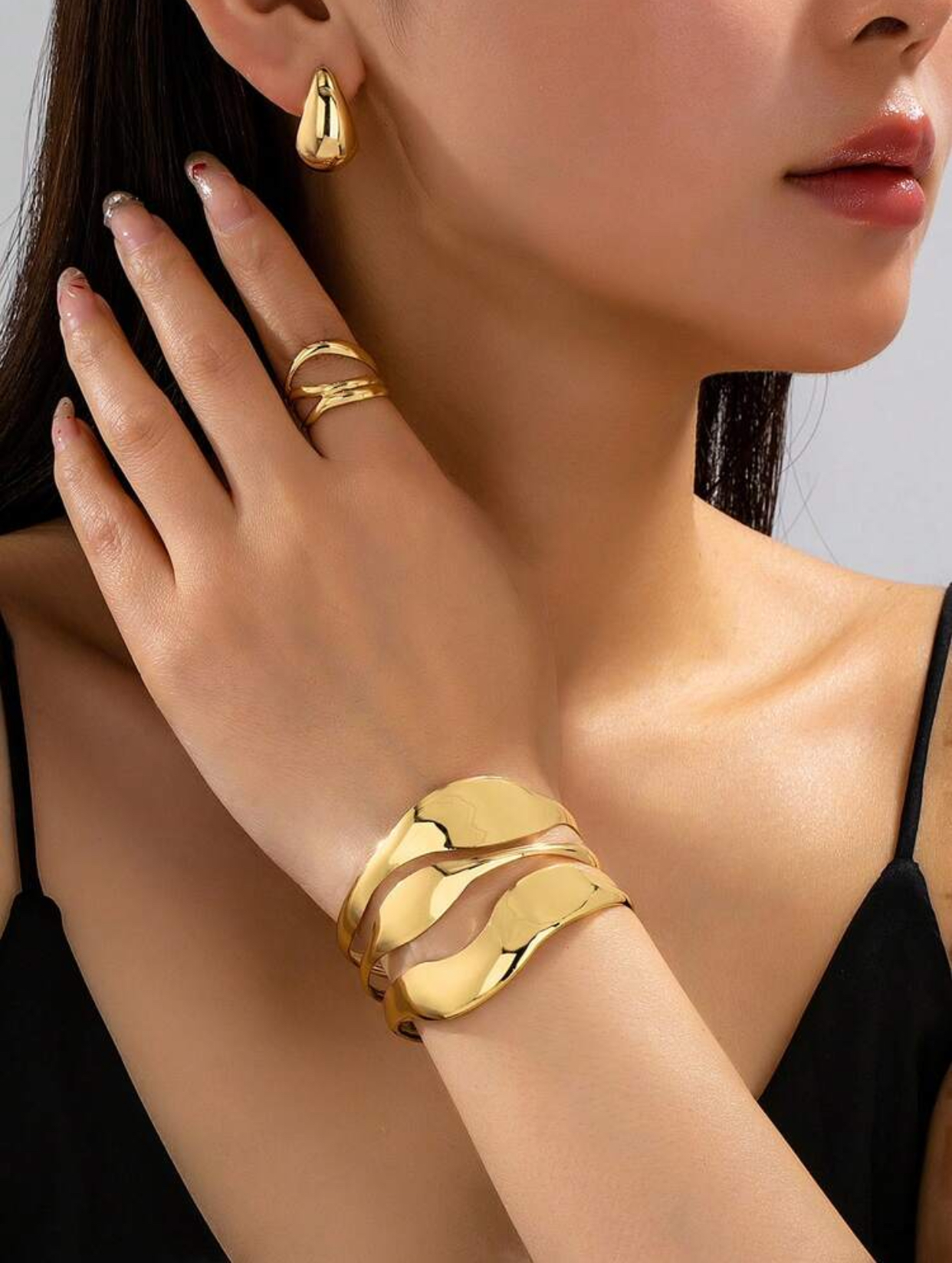 Contemporary Sculptural 18k Gold-Plated Abstract Fluid Wave Contour Statement Open Arm Band Cuff, Chunky Teardrop Stud Earrings, and Interlocking Infinity Coil Ring Set 2
