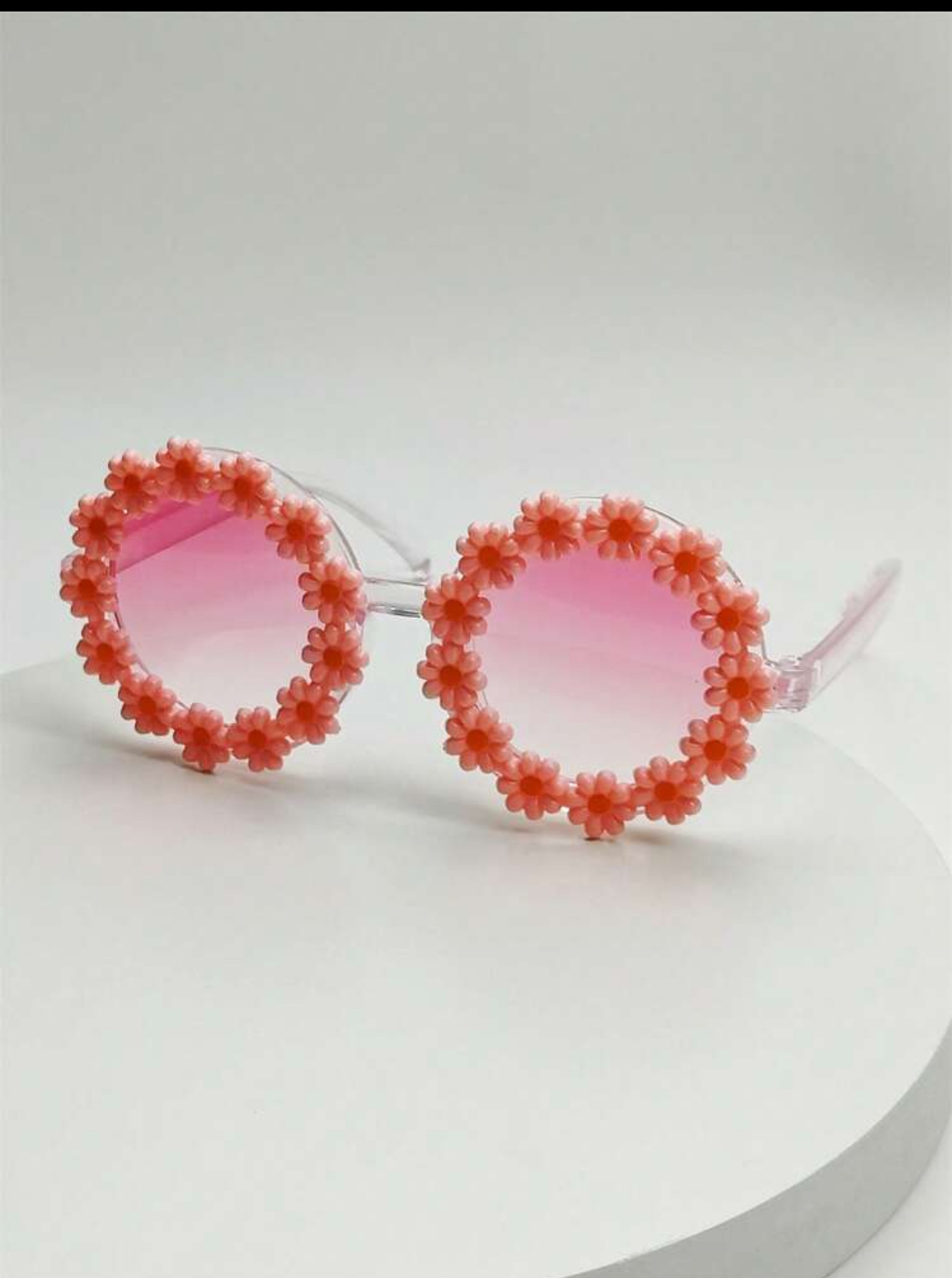 Whimsical Floral-Accented Round Kids Sunglasses with Pink Daisy Petal Rim and Gradient Lenses