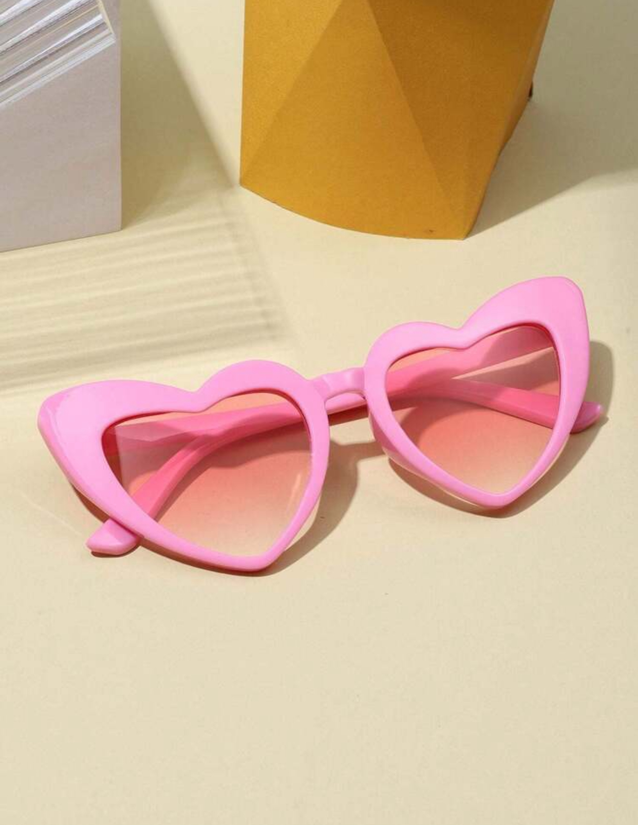 Retro Pop-Culture Bubblegum Pink Heart-Shaped Sunglasses with Soft Rose Gradient Lenses