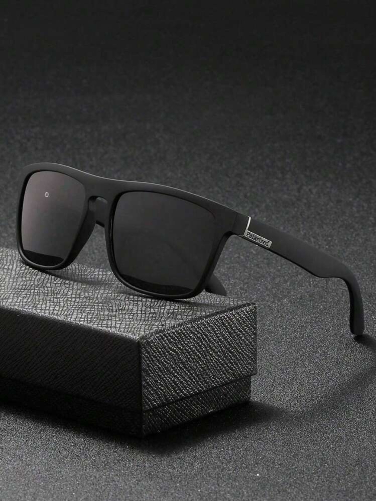 Minimalist Matte Black Injection-Molded Square Sunglasses with Polarized Lenses