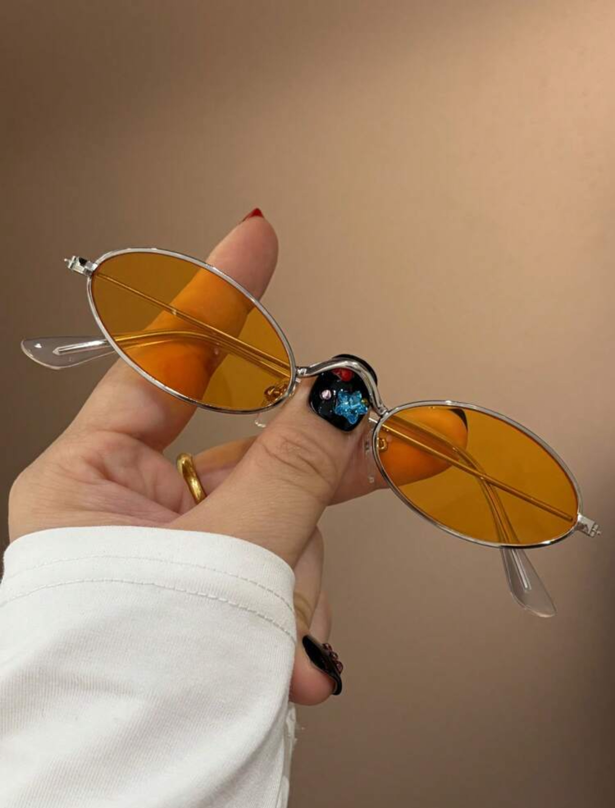 Retro Y2K Ultra-Slim Oval Wire-Frame Sunglasses in Polished Gold 3