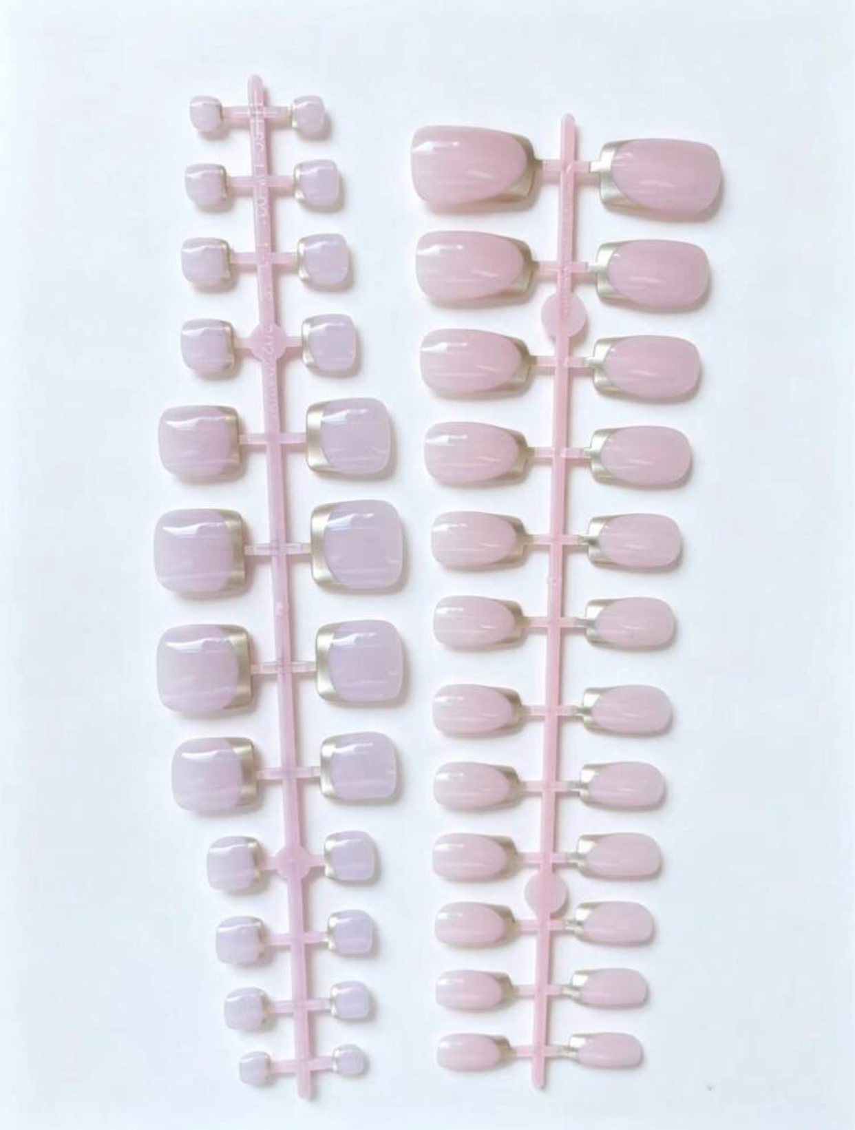 28pcs Clean Girl Aesthetic Soft Lavender-Pink Square Fake Toenails with Ultra-Fine Champagne Chrome Tipping 2